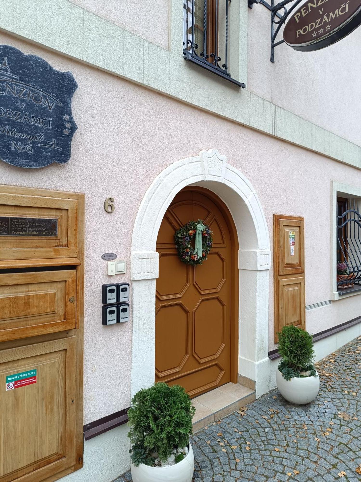 Penzion V Podzamci Litomyšl Extérieur photo